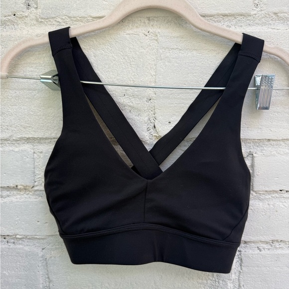 Prana WOMEN'S LAYNA Black Cross-Back Sports Bra - Picture 1 of 3